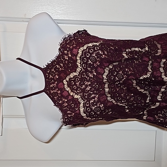 Francesca's dress, NWT, XS, high neck, bare shoulders, lacey maroon color - Picture 2 of 15